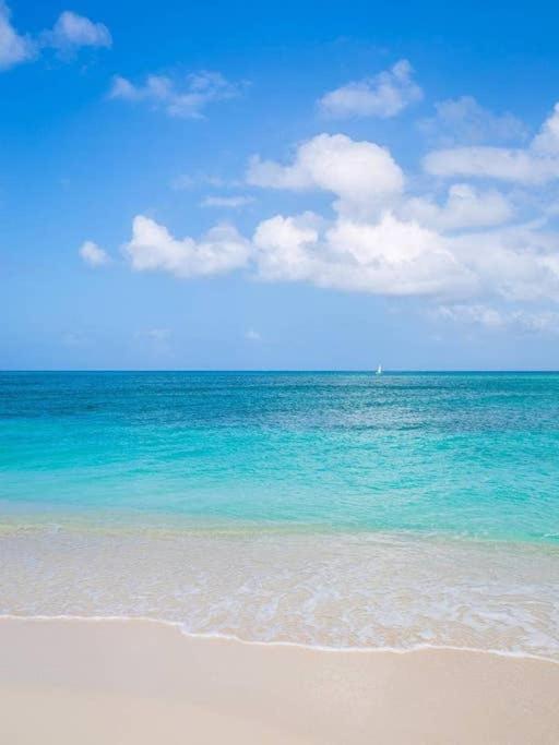 Beach Living At Island Pine Villas George Town Exterior photo